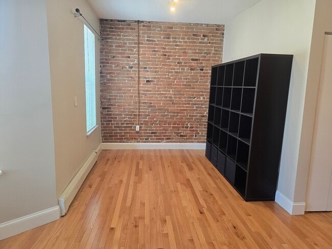 Building Photo - 319 Spruce St