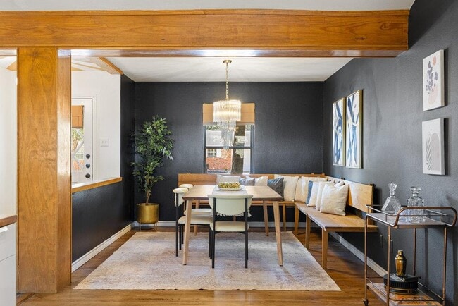 Building Photo - 2008 Matthews Ln