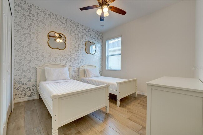Building Photo - 2137 Crofton Ave