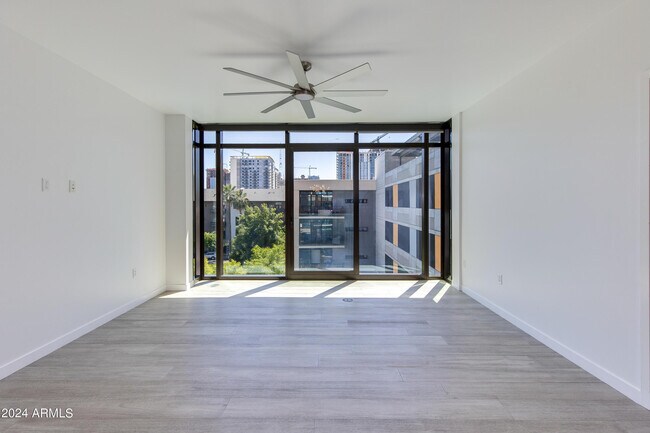 Building Photo - 200 W Portland St