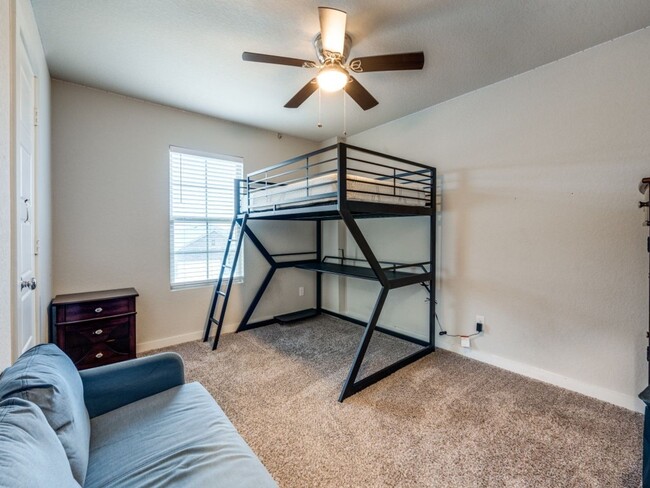 Building Photo - Charming 3BR w/Study House in Converse