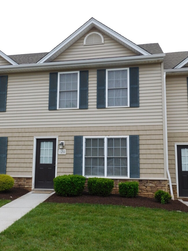 Primary Photo - Two Bedroom Townhouse in Tavern Grove!