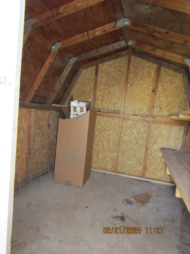 Building Photo - MacArthur Schools Area!