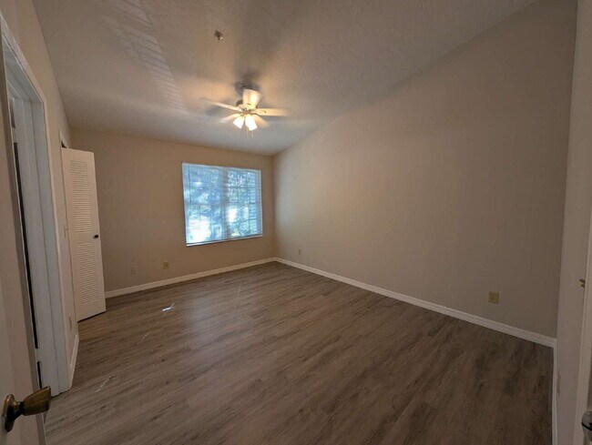 Building Photo - Spacious 3-Bed, 2-Bath Condo Oasis in Beautiful Suntree