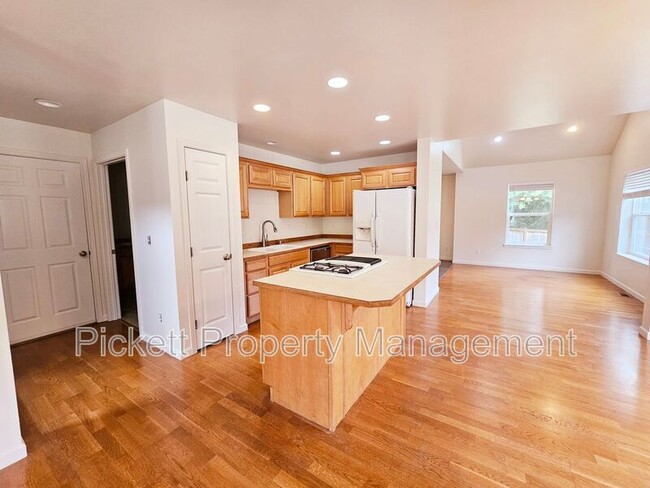 Building Photo - 5206 Del Tormey Pl SE