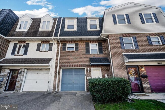 Building Photo - 127 Sutcliffe Ln