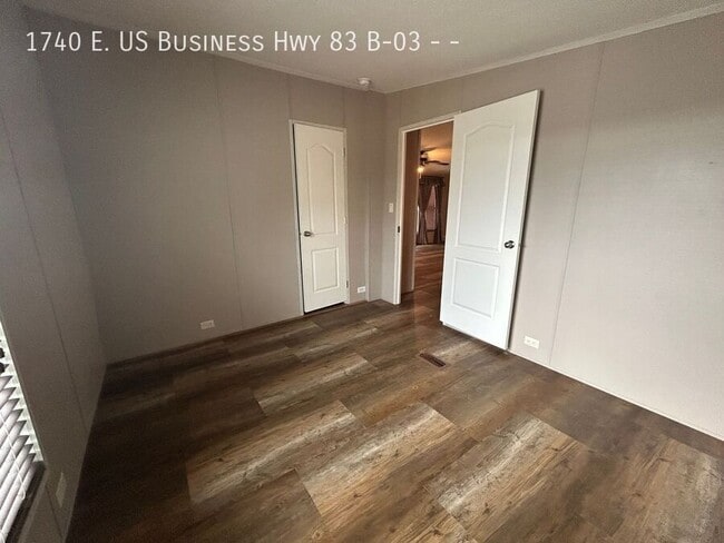 Building Photo - 3 B St