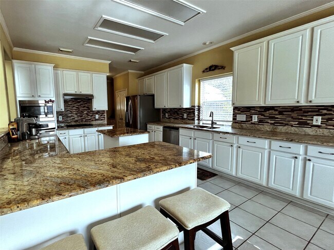 Building Photo - 403 Green Stone Ct