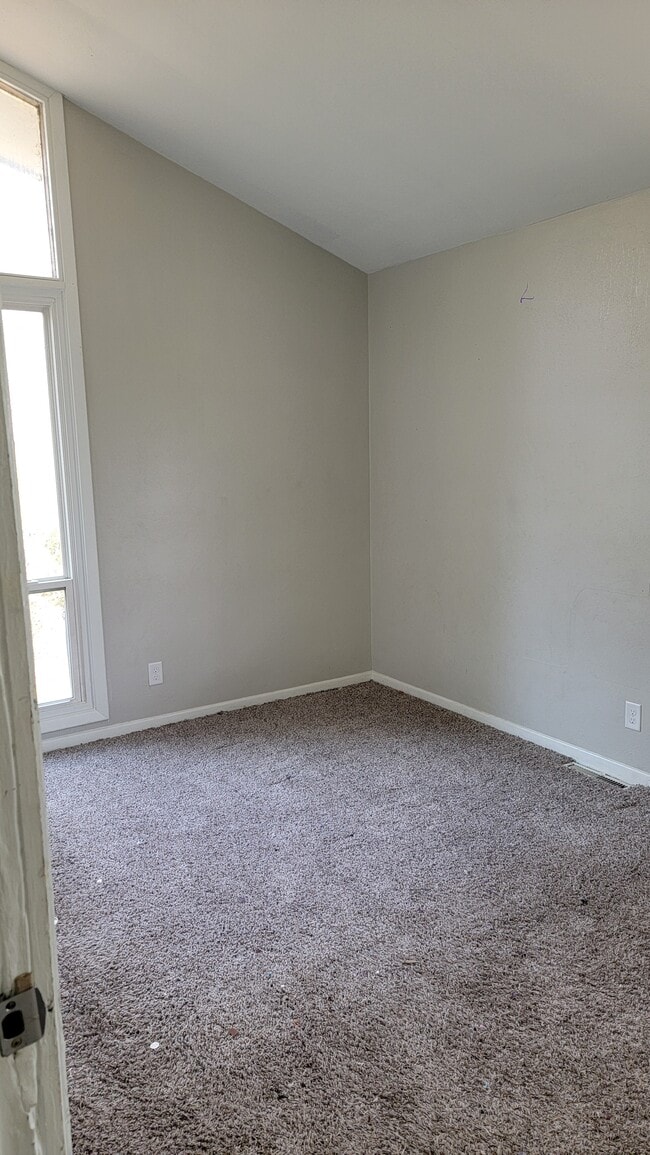 Building Photo - 2531 Lynner Dr