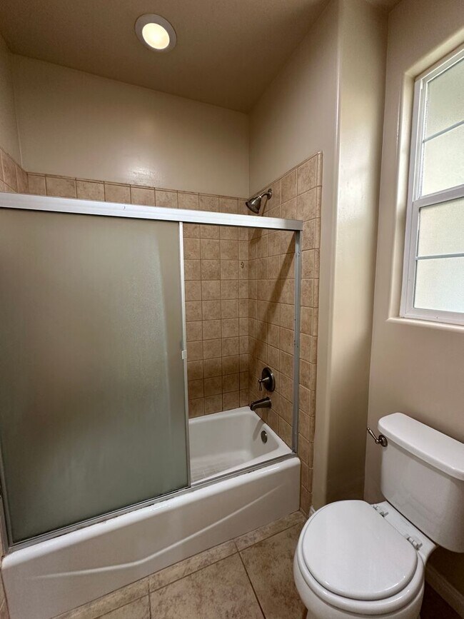 Building Photo - Beautiful House in gated community w/ Solar!