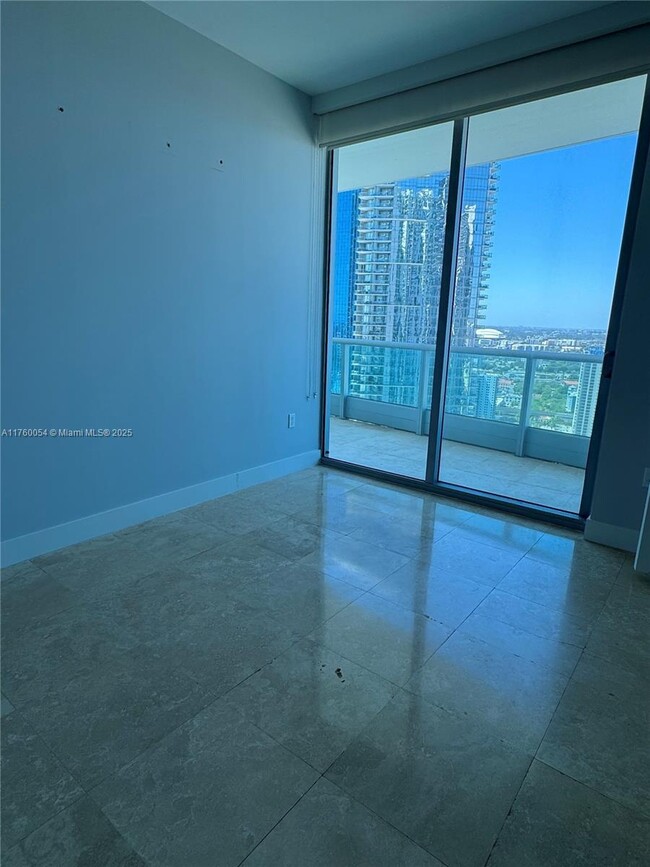 Building Photo - 900 Biscayne Blvd