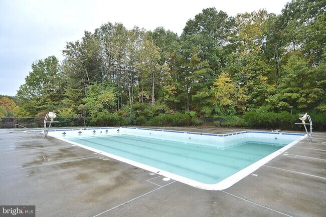 Building Photo - 11013 Barton Hill Ct