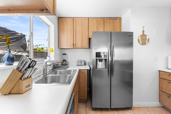 Building Photo - Charming 2 Bed 1 bath "fully furnished monthly rental" in La Jolla Village.