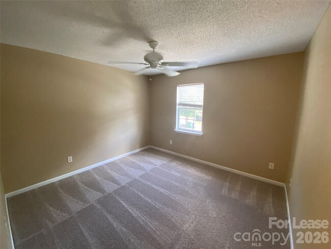 Building Photo - 5422 Waverly Lynn Ln