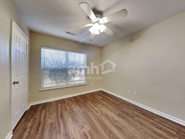 Building Photo - 5069 Carrington Ct