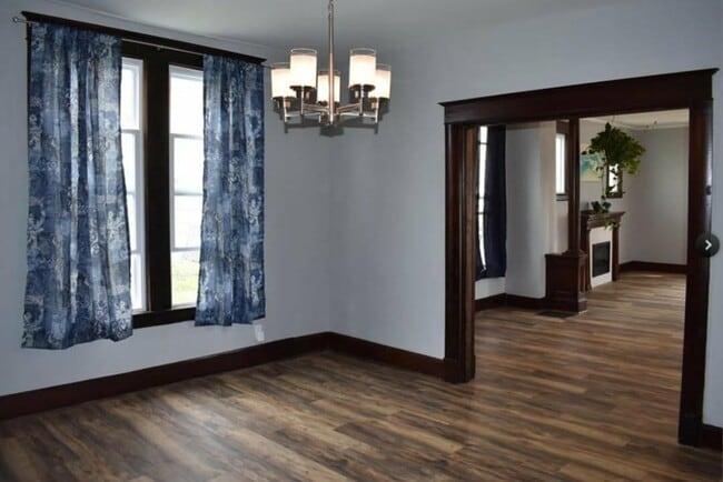 Building Photo - 2001 Mitchell Ave