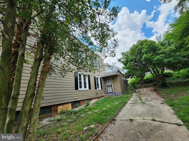 Building Photo - 1395 Morris Rd SE