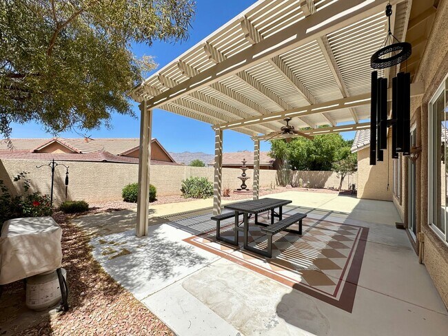 Building Photo - Tule Spgs Ranch North