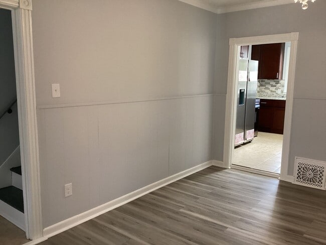 Building Photo - Beautifully Updated Half Duplex in the Boro