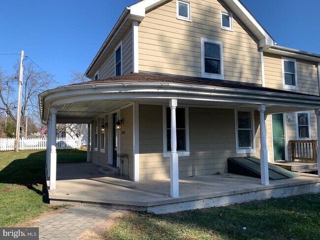 Building Photo - 10631 Old Frederick Rd