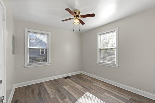 Building Photo - 1211 Thompson Pl