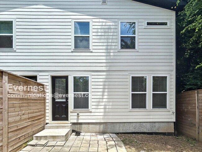 Building Photo - 355 Hester Ave