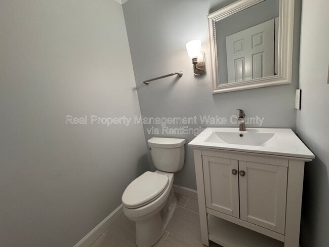 Building Photo - 102 Brodick Ct