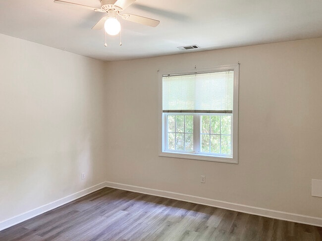 Building Photo - 5006 Carleton Dr