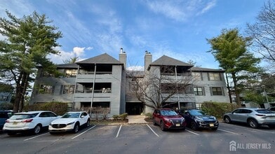 Building Photo - 1107 Woodhaven Dr