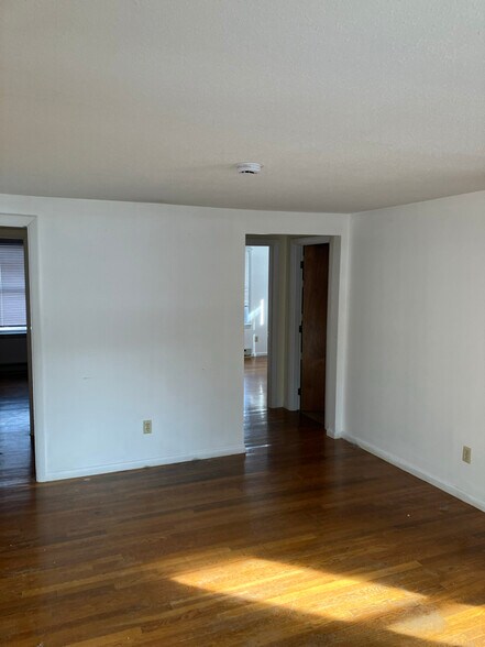 Building Photo - 510-512 S Main St