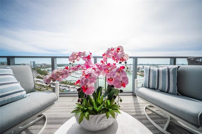 Building Photo - 1155 N Gulfstream Ave