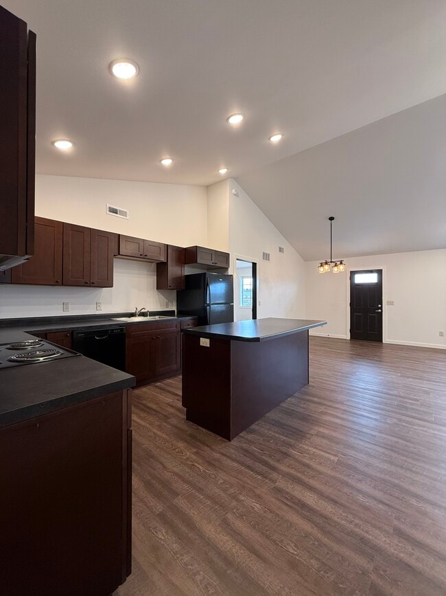 Building Photo - 5491 164th St