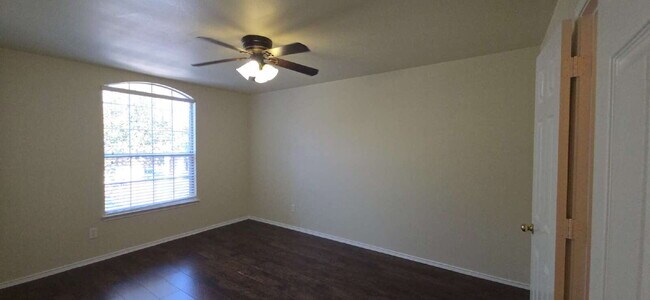 Building Photo - Expansive Mansfield Home with 5 Bedrooms, ...