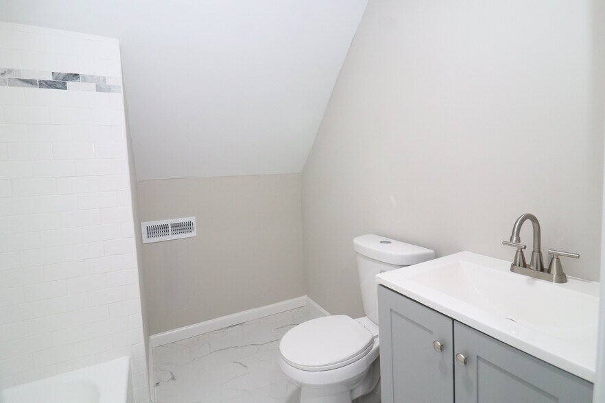 2nd full bath. - 356 Beechmont Ave