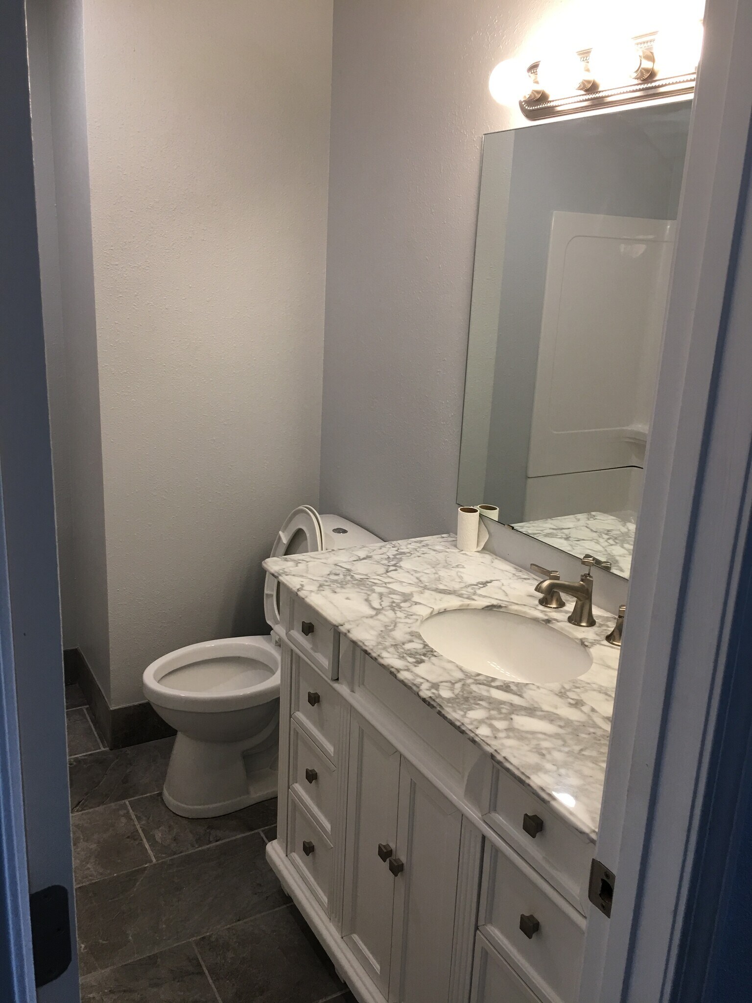 Building Photo - 1221 Quail Ridge Dr