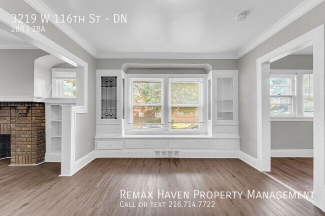 Building Photo - 3219 W 116th St