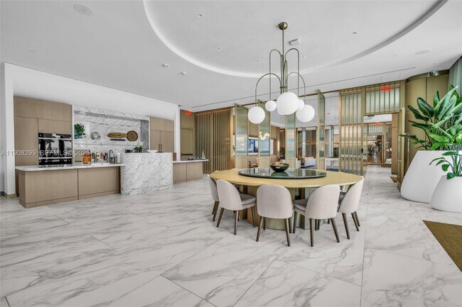 Building Photo - 900 N Ocean Blvd