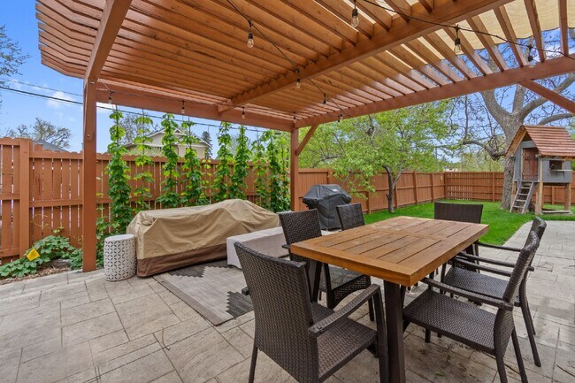 Building Photo - Available Now! Wonderful Sloan's Lake Home