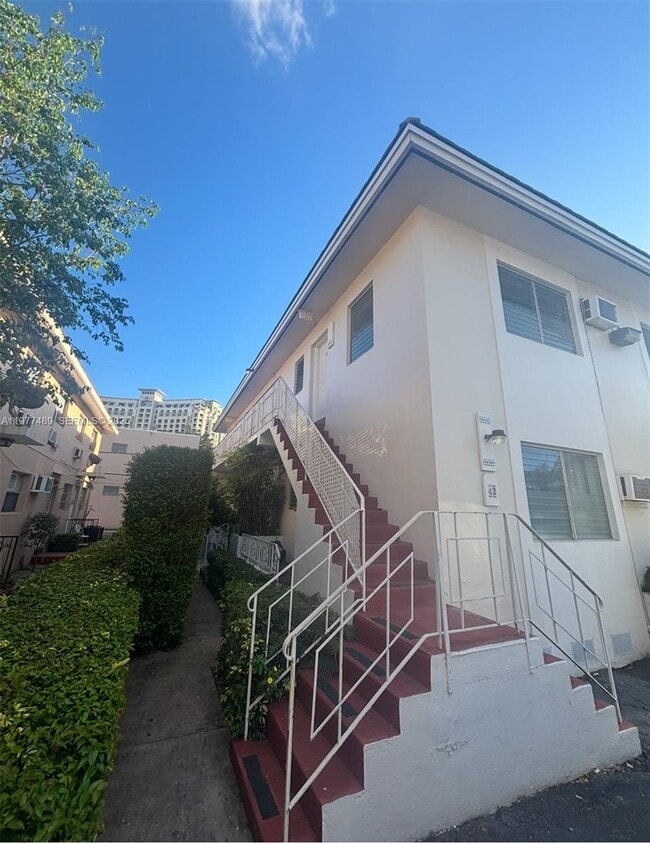 Building Photo - 42 Majorca Ave