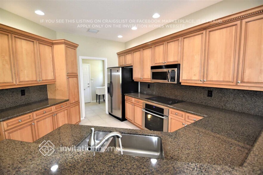 Building Photo - 2023 Reston Cir