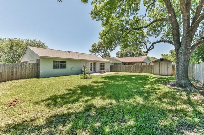 Building Photo - 6847 Vanlynn Ln