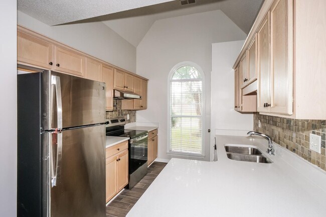 Building Photo - 1008 Leconte Gap St