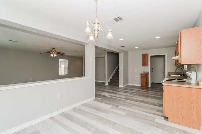 Building Photo - Amazing home ready to move in!
