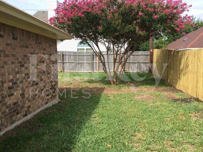 Building Photo - 6800 Running Creek Dr