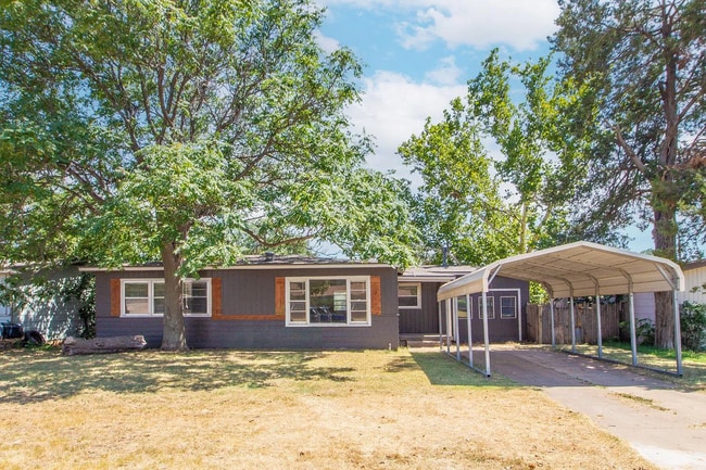 Primary Photo - Updated 3 Bedroom Home for Rent in Central...