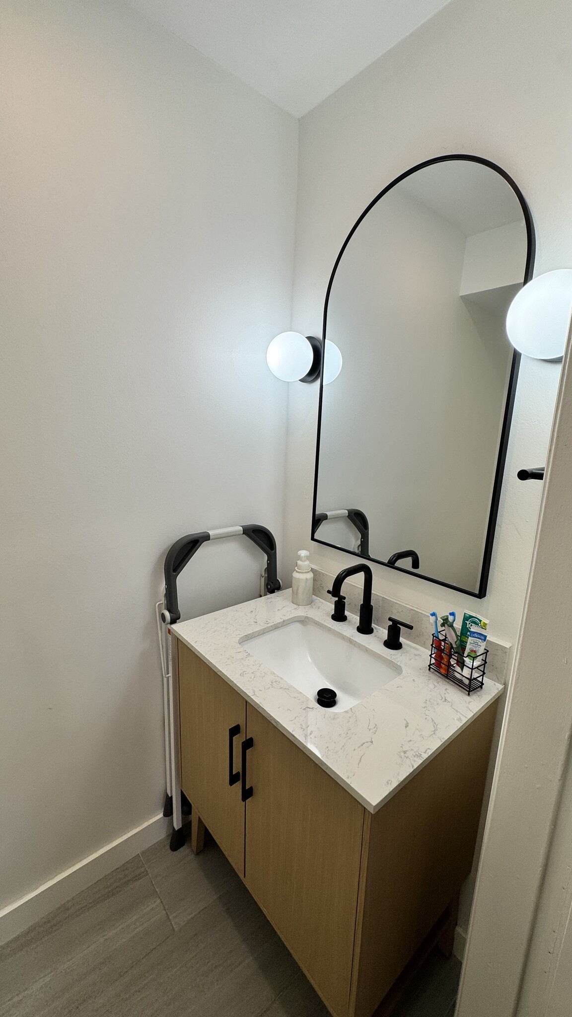 Half bath - 9970 SW 13th Ter