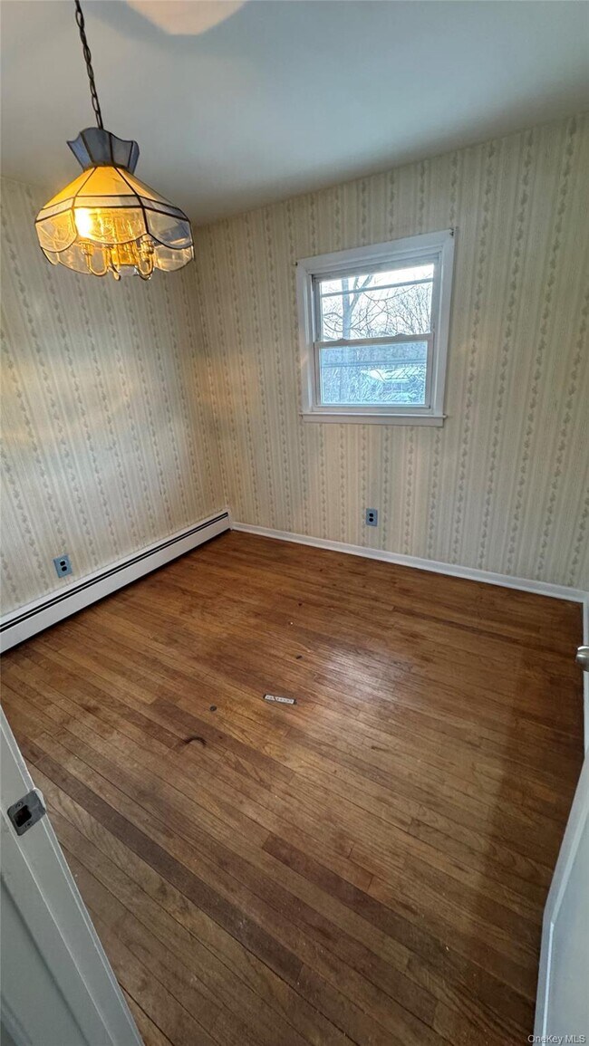 Building Photo - 19 Chestnut St