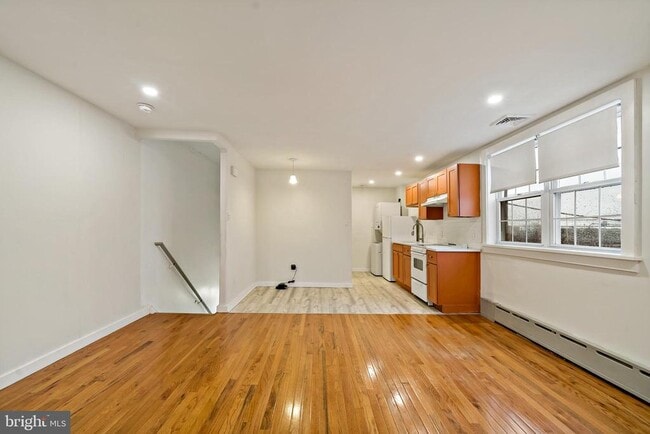 Building Photo - 2849 S 11th St