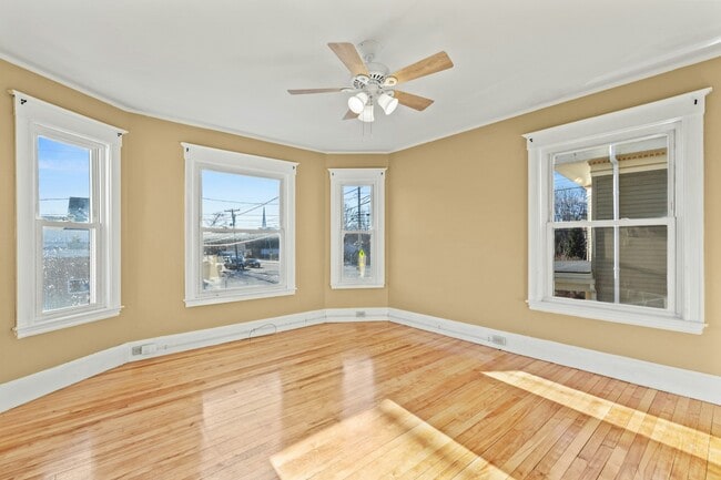 Building Photo - 37 Arlington St