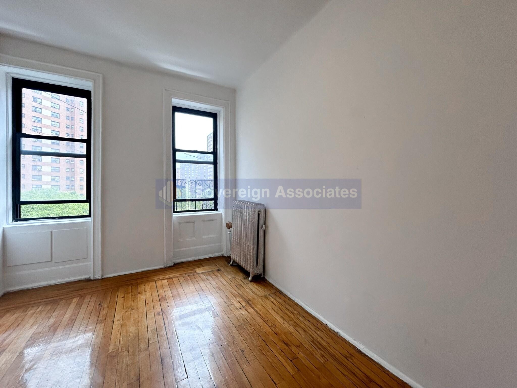 Building Photo - 3139 Broadway